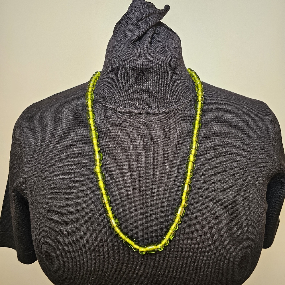Green glass bead 28" necklace